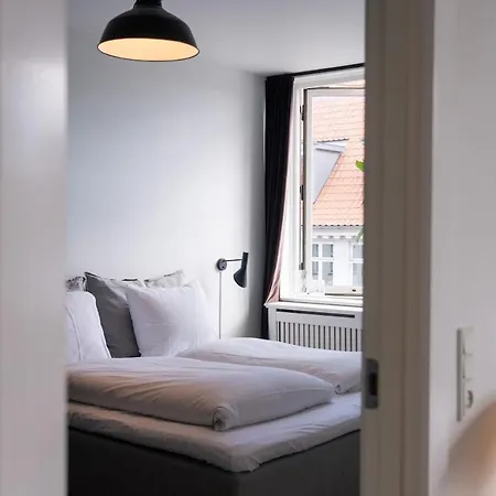 Spacious 6 Pax Kgs Nytorv Nyhavn Elevator Copenhagen