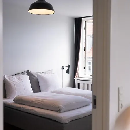 Spacious 6 Pax Kgs Nytorv Nyhavn Elevator Apartment Copenhagen