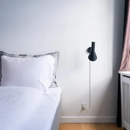 Spacious 6 Pax Kgs Nytorv Nyhavn Elevator *